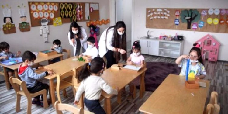 Zorunlu eğitim yaşı düşüyor: MEB'den 'butik okul' modeli