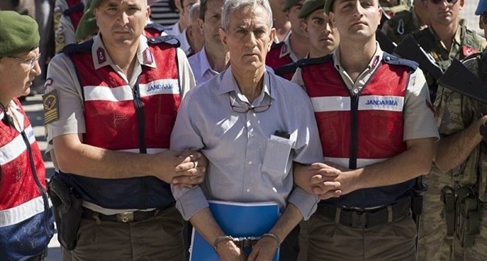 Akın Öztürk: Keşke ölseydim, yapılan işkenceleri ifade etmeye utanıyorum