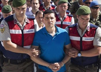 Yarbay Nihat Altıntop açıkça söylemiş: MİT’le temastayım sabaha çok adam ölecek!