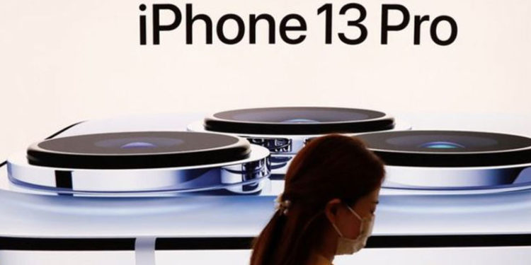 iPhone 13 üretim hedeflerinin küresel çip sıkıntısı nedeniyle tutturulamayacağı kaygısı Apple hisselerini düşürdü