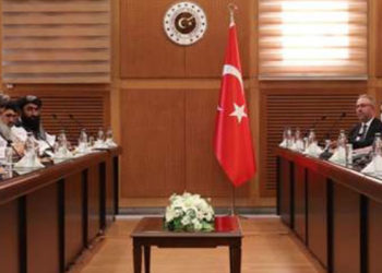 Çavuşoğlu: Biz Batılılar gibi üst perdeden, ders verir gibi, ön şartlar koşarak değil, önemini anlatarak tavsiyeler verdik