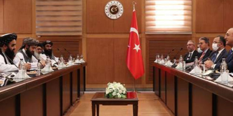 Çavuşoğlu: Biz Batılılar gibi üst perdeden, ders verir gibi, ön şartlar koşarak değil, önemini anlatarak tavsiyeler verdik