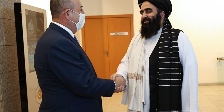 Çavuşoğlu: Taliban yönetimine tavsiyelerde bulunduk, ekonomilerinin çökmemesi gerekiyor