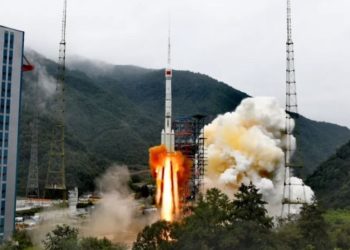 Çin, uzay çöpü toplama teknolojisini test edecek uyduyu fırlattı