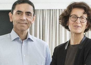 Özlem Türeci ve Uğur Şahin: Üçüncü doz Covid aşısı enfekte olmayı tamamen engelleyecektir