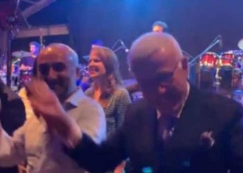 Ümit Kıvanç: 'Ne işi var bunun orada!' diye bağırmak geliyor içimden; halay!