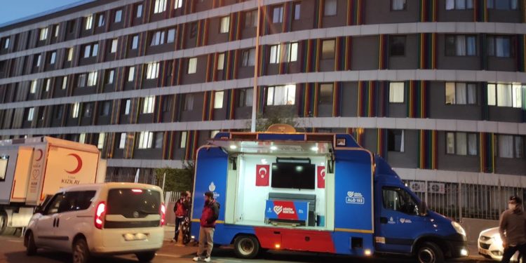 İBB’nin yurttaki öğrencilere ücretsiz internet sağlayan mobil aracı kaldırılmak isteniyor