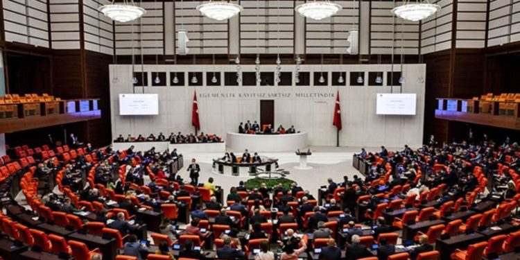 İktidar, bütçe görüşmelerin canlı olarak yayımlanması talebini reddetti