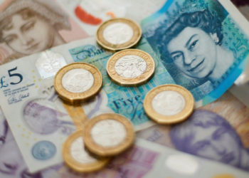 İngiltere'de asgari ücrete zam geliyor: Saat başı 9,50 sterline yükselecek