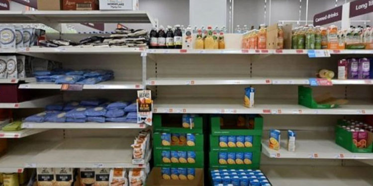 İngiltere'de süpermarket raflarının bazen boş kalmasının sebepleri neler?