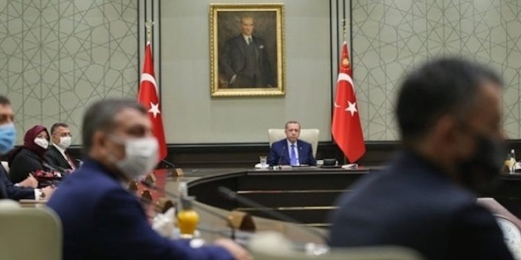 'İstenmeyen adam' krizinde kritik pazartesi: 'Geri dönüşün mümkün olmadığı noktadayız'