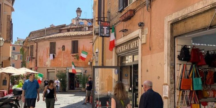 İtalya'da 'eşit işe eşit ücret' yasa tasarısı Temsilciler Meclisi'nden geçti