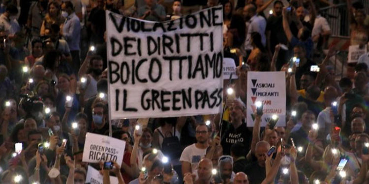 İtalya'da korona belgesi zorunluluğu yürürlüğe girdi