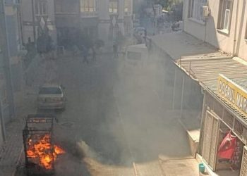 İzmir’de Suriyelilere ait ev ve iş yerlerine saldırı