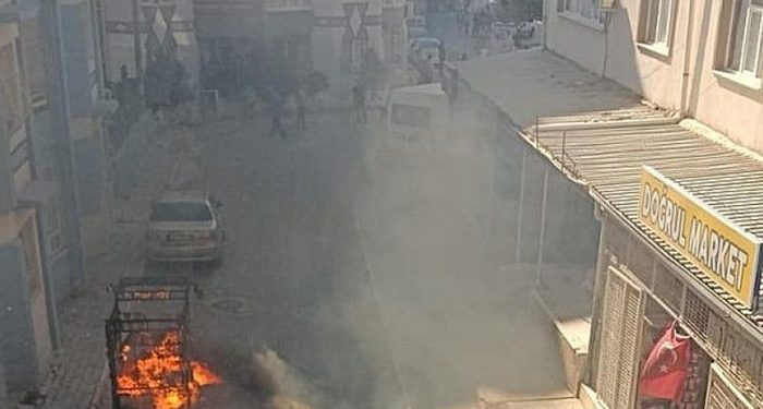 İzmir’de Suriyelilere ait ev ve iş yerlerine saldırı