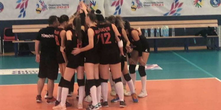 İşitme Engelliler Kadın Voleybol Milli Takımı Dünya Şampiyonası finalinde altın madalya kazandı