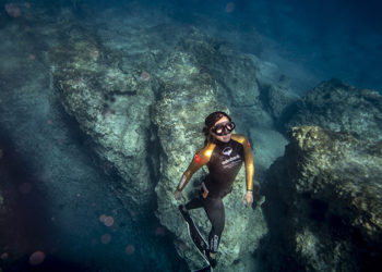 Şahika Ercümen 100 metreye dalarak dünya rekoru kırdı