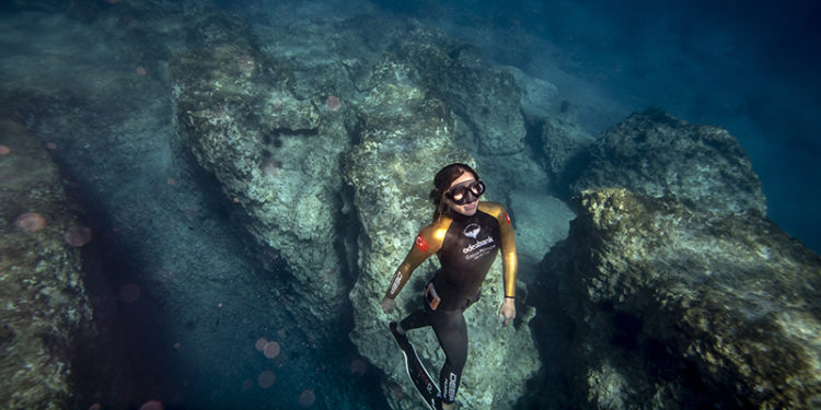 Şahika Ercümen 100 metreye dalarak dünya rekoru kırdı