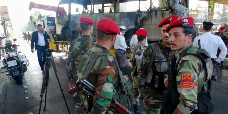 Şam’da bombalı saldırı: 13 asker hayatını kaybetti