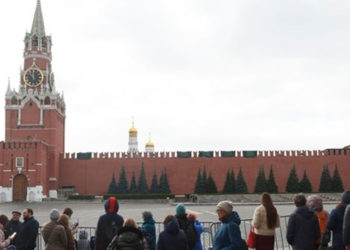 Şiddetli rüzgar Kremlin’in burcunu yıktı, Kızıl Meydan ziyarete kapatıldı