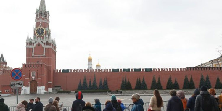 Şiddetli rüzgar Kremlin’in burcunu yıktı, Kızıl Meydan ziyarete kapatıldı