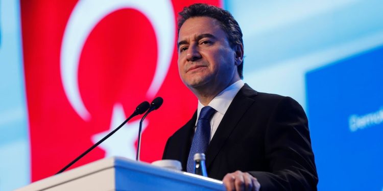 ‘Survivor gibiyiz: Üç kuruşla hayatta kalmaya çalışanların ülkesi olduk’