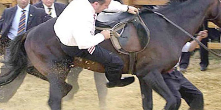 “Türk ekonomisi sarhoş bir kovboyun sürdüğü temkinli yaşlı bir at gibi”