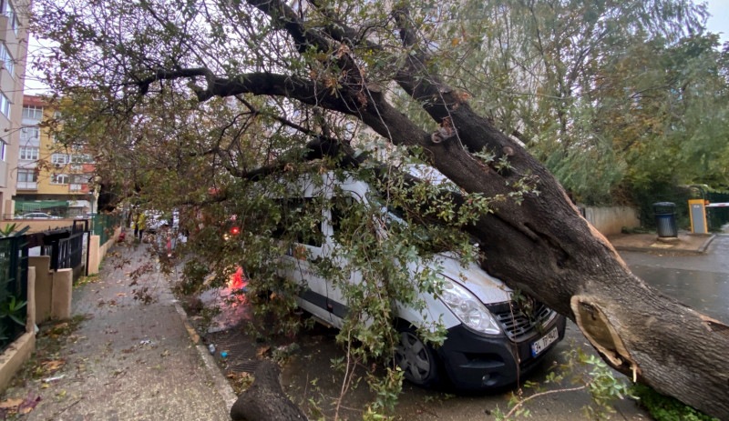 İstanbul’da fırtına bilançosu: 5 ölü, 46 yaralı