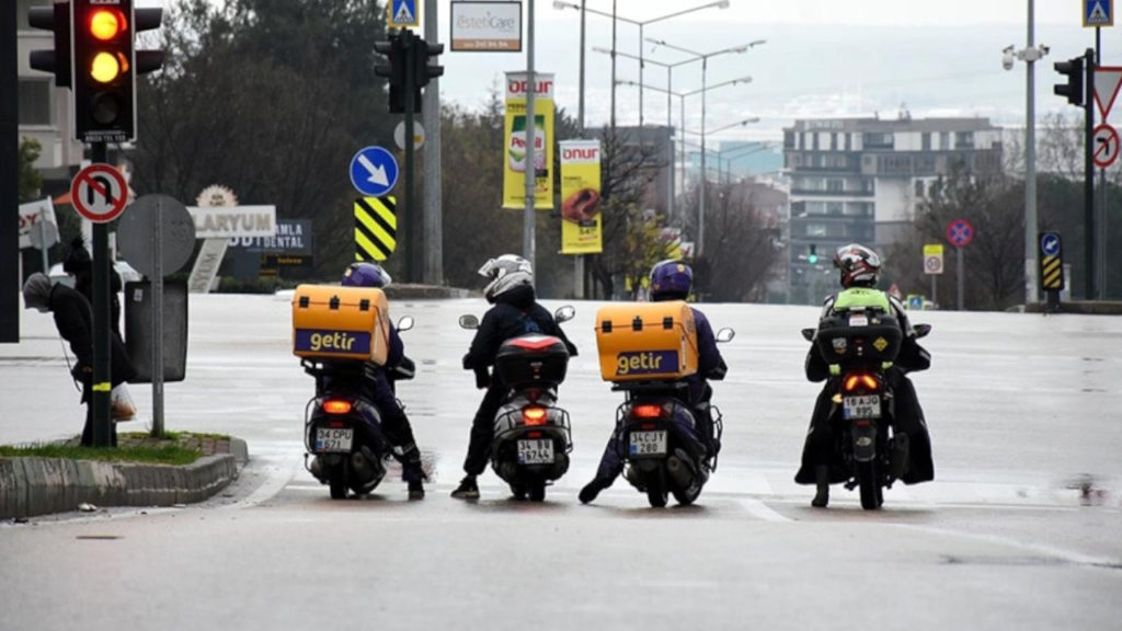 İstanbul Valiliği motosiklet ve scooter kullanımını yarın akşam 18.00’a kadar yasakladı