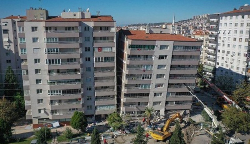 İzmir depremi davasında suç duyurusu