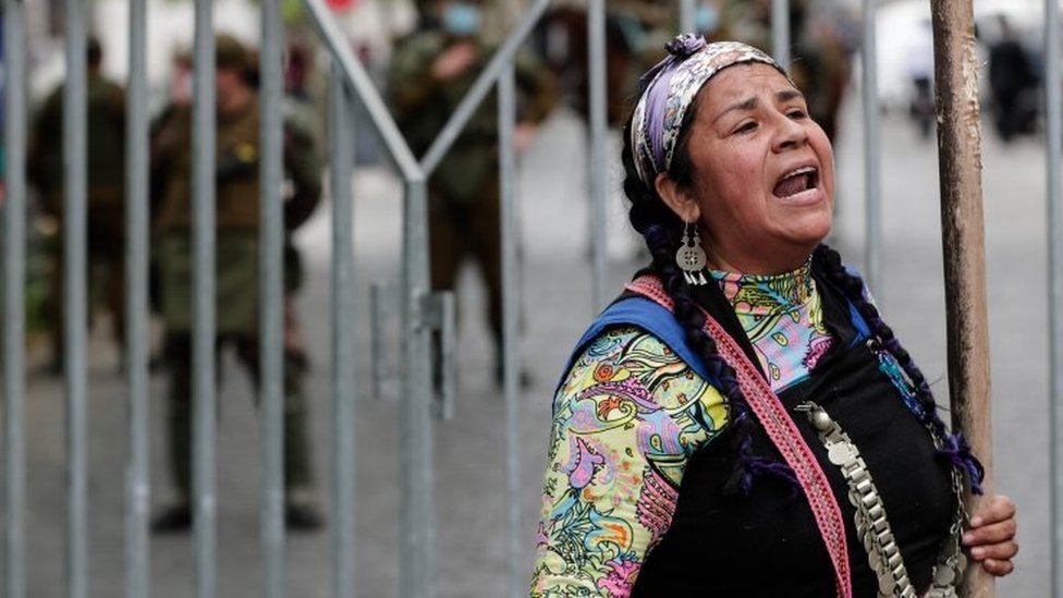 Şili başkanlık seçimlerinde yarış, sağ ve solun uç adayları arasında olacak