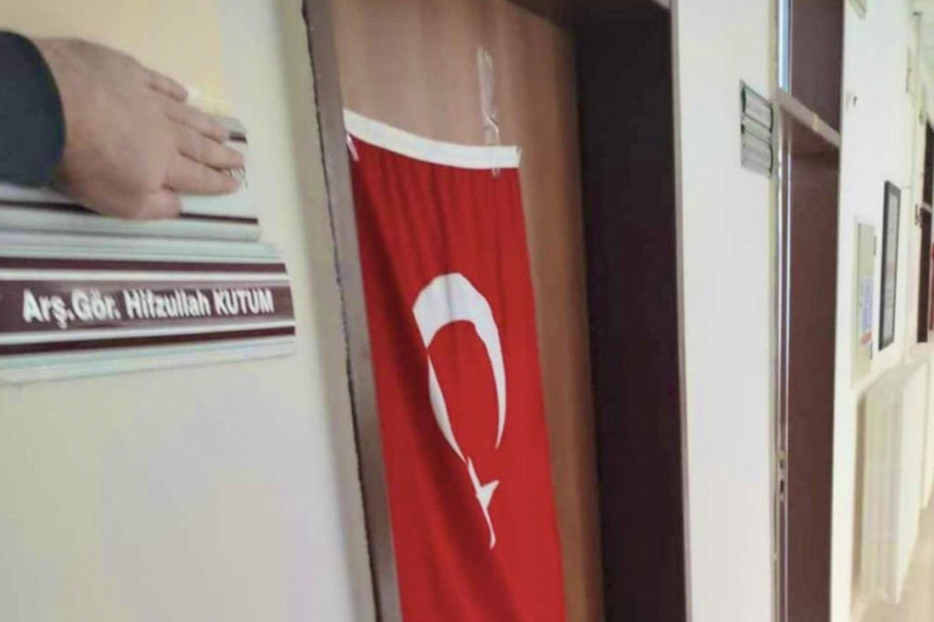 ‘Yaşasın Kürdistan’ paylaşımı nedeniyle görevden uzaklaştırıldı, gözaltına alındı