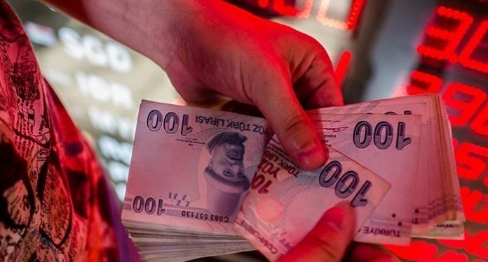 100 AKP’liden 61’ine göre ekonomi kötü yönetiliyor