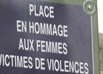 Paris’te bir meydan, şiddet sonucu yaşamını yitiren kadınlara adandı