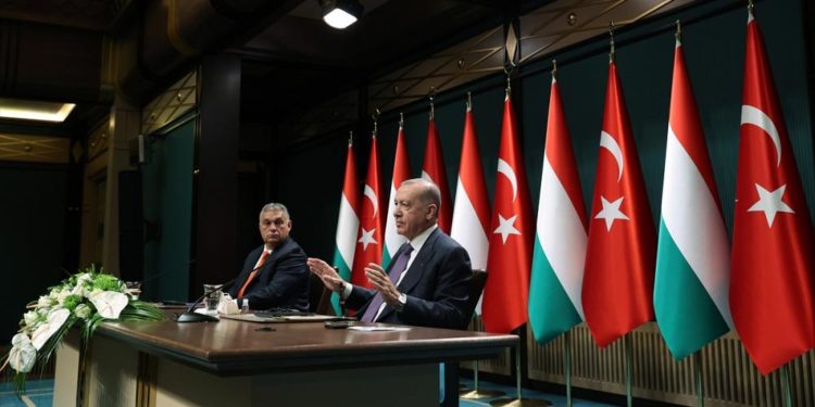 Cumhurbaşkanı Erdoğan: Mültecilere kapıları açacak olsak Yunanistan ne yapar bilemem