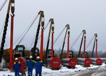 Gazprom, Avrupa’ya doğal gaz göndermeye başladı, fiyatlar düşüşe geçti