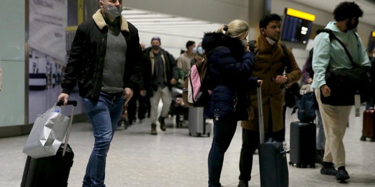 DSÖ: Omicron varyantının yayılma olasılığı ve küresel enfeksiyon riski yüksek