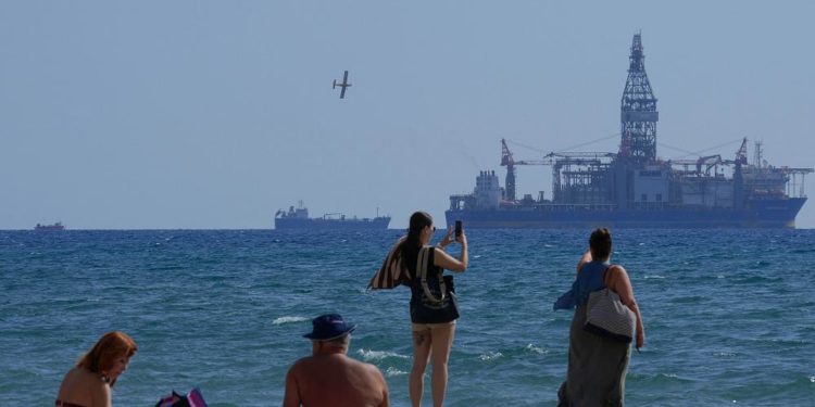 Kıbrıs açıklarında 8 ülkenin düzenlediği askeri tatbikat Türkiye’ye mesaj mı?