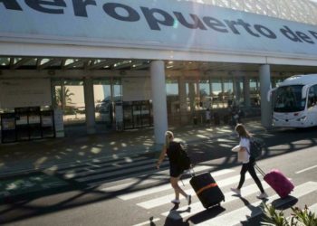 Kazablanka- İstanbul seferini yapan uçak İspanya’ya acil iniş yaptı: 12 yolcu kayıp