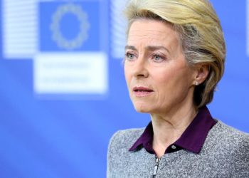 Brüksel’den, Polonya ve Macaristan’ın fonlarını kesmeden önce mektuplu adım