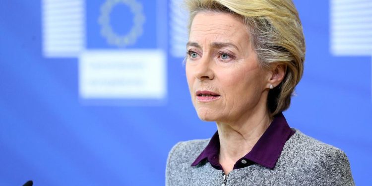 Brüksel’den, Polonya ve Macaristan’ın fonlarını kesmeden önce mektuplu adım