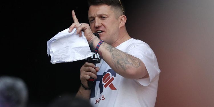 İngiltere’de aşırı sağcı politikacı, Suriyeli gence iftira atmaktan suçlu bulundu