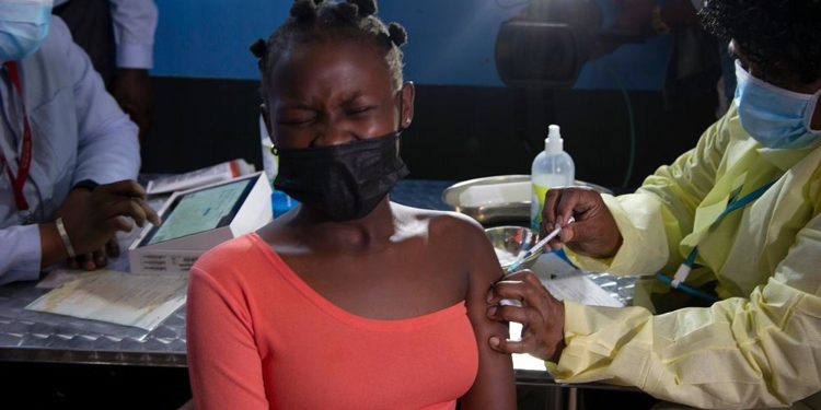 Güney Afrika’da, B.1.1.1.529 olarak adlandırılan yeni bir koronavirüs varyantı tespit edildi