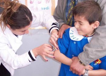 Çocuklarına Covid-19 aşısı yaptırmak istemeyenler: ‘Hani çocuklar dayanıklıydı, ne değişti?’