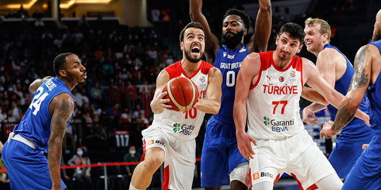 12 Dev Adam'dan Dünya Kupası yolunda ilk galibiyet