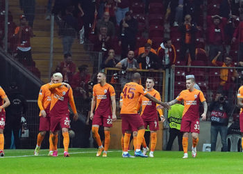 Galatasaray, Lokomotiv Moskova'yı elinden kaçırdı!