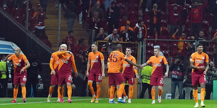 Galatasaray, Lokomotiv Moskova'yı elinden kaçırdı!