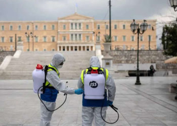 Yunanistan'da günlük Covid-19 vaka sayısı, en yüksek seviyeye ulaştı