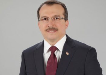 25 bin lira maaş alan AKP'li Aydemir: Soğan ekmek yiyeceğiz aylarca ama taviz vermeyeceğiz