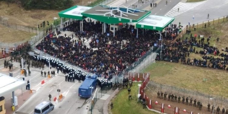 3 bin 500 göçmen Polonya sınırına toplandı